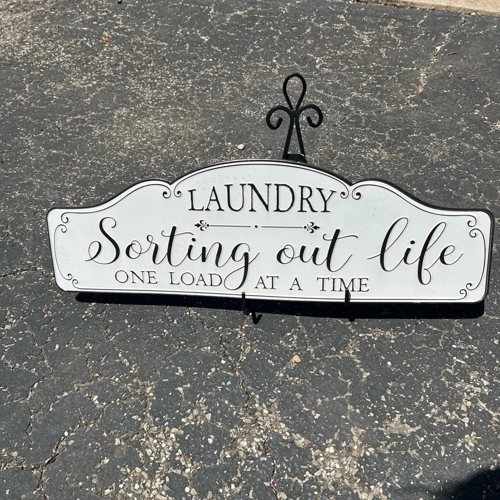 White Laundry Room Sign